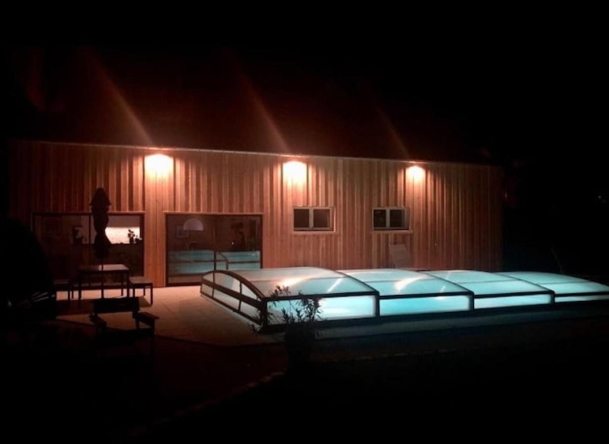 Pool House-L'Hirondelle De Sermizelles- Grand Jardin, Calme Et Nature Aux Portes Du Morvan Exterior foto